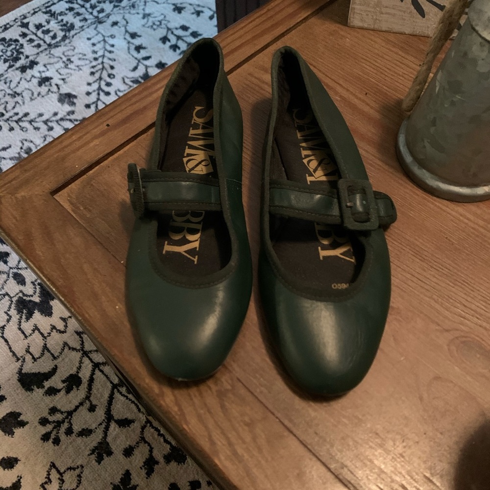 Vintage Sam & Libby maryjanes.
